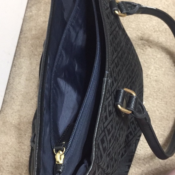 Tommy Hilfiger bag - Picture 8 of 8